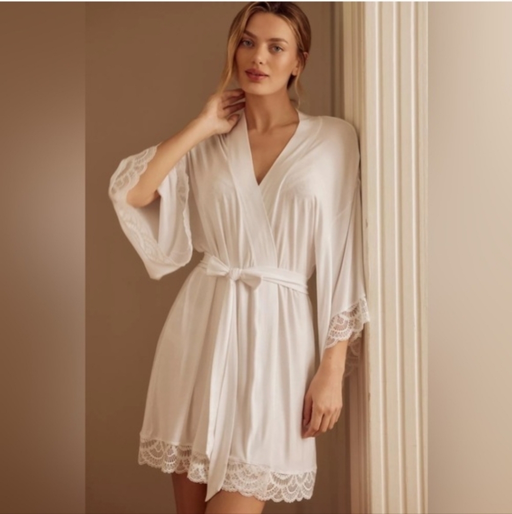 Eberjey Naya Lace-Trim Wrap Robe And Nightgown
